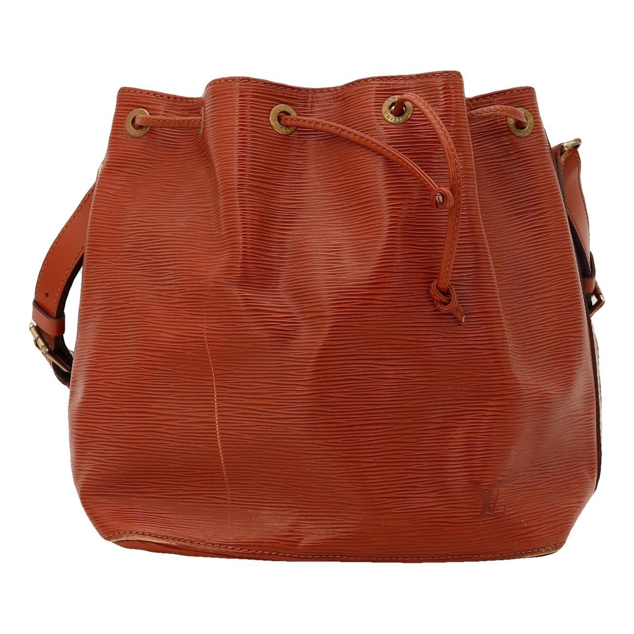 Petit Noé trunk leather handbag