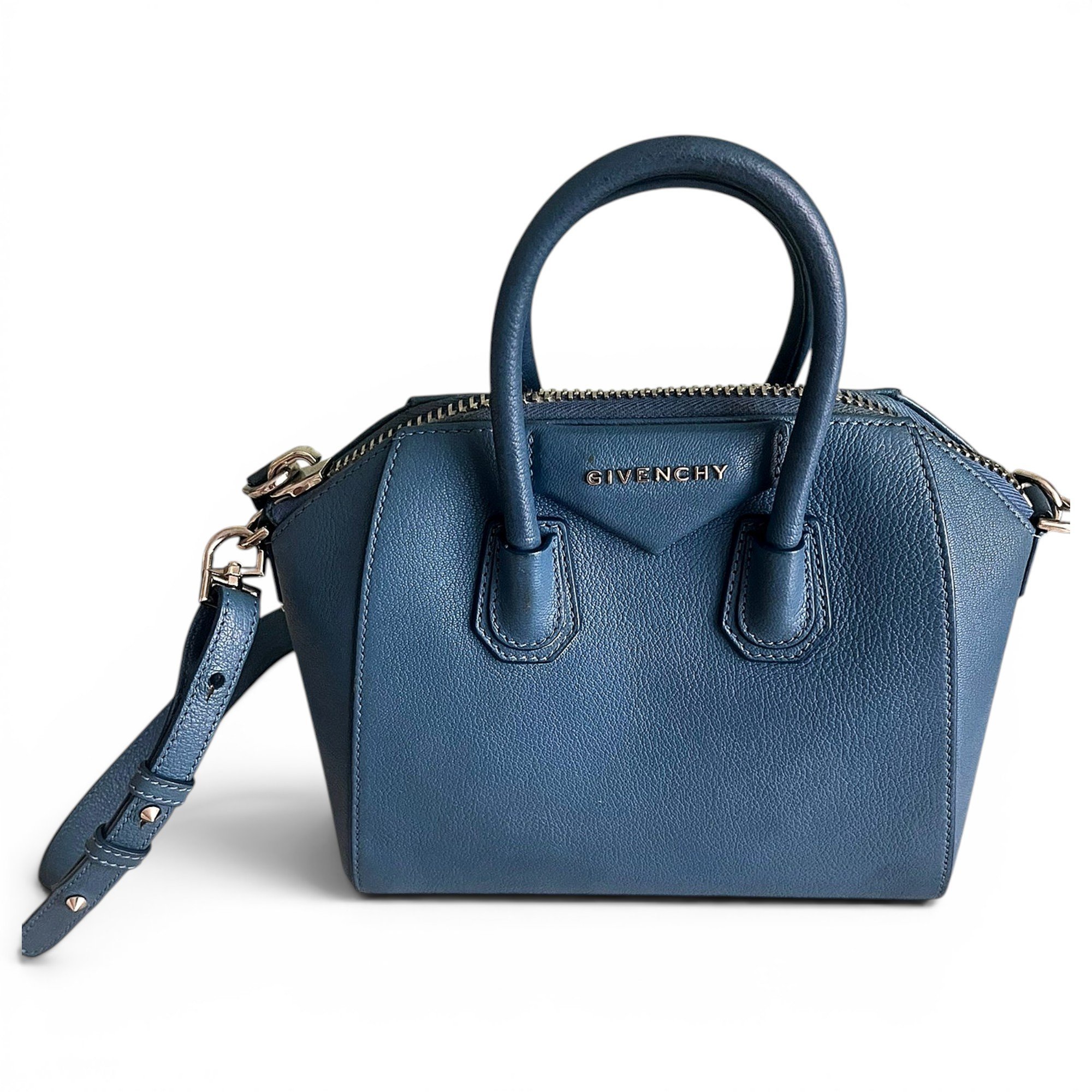Antigona leather handbag
