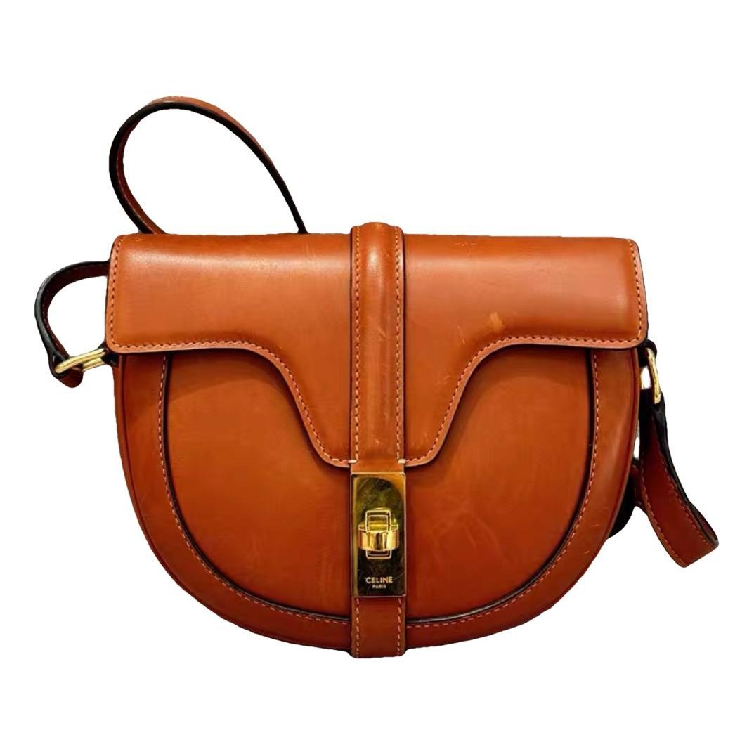 SAC 16 BESACE leather handbag