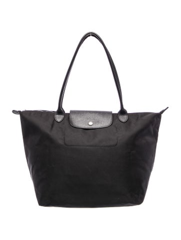 Signature Shoulder Bag
