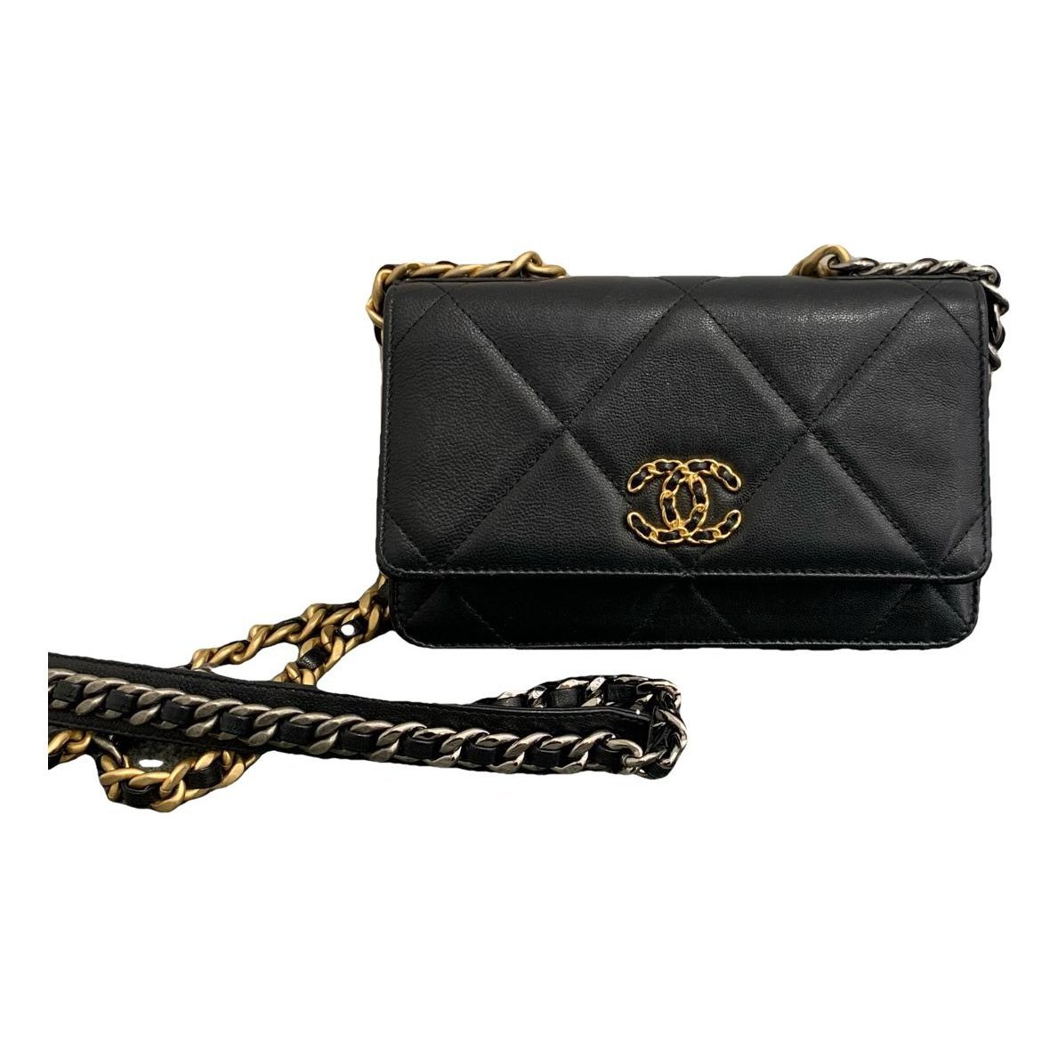 Wallet On Chain Chanel 19 leather handbag