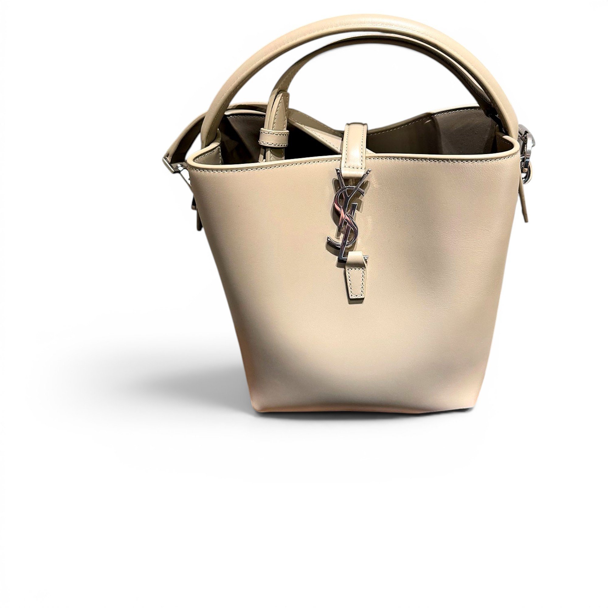 Le 37 leather bag