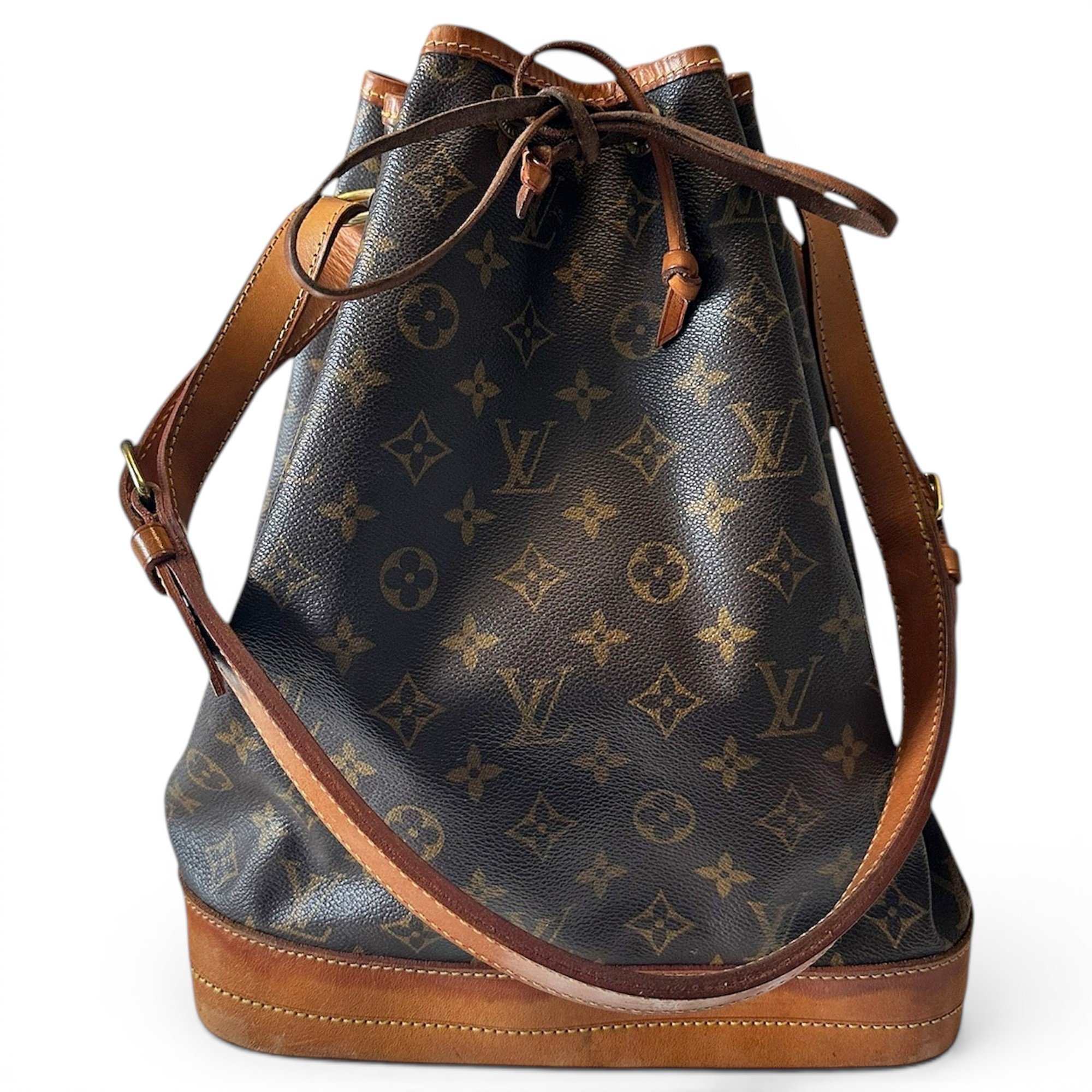 Noé leather handbag