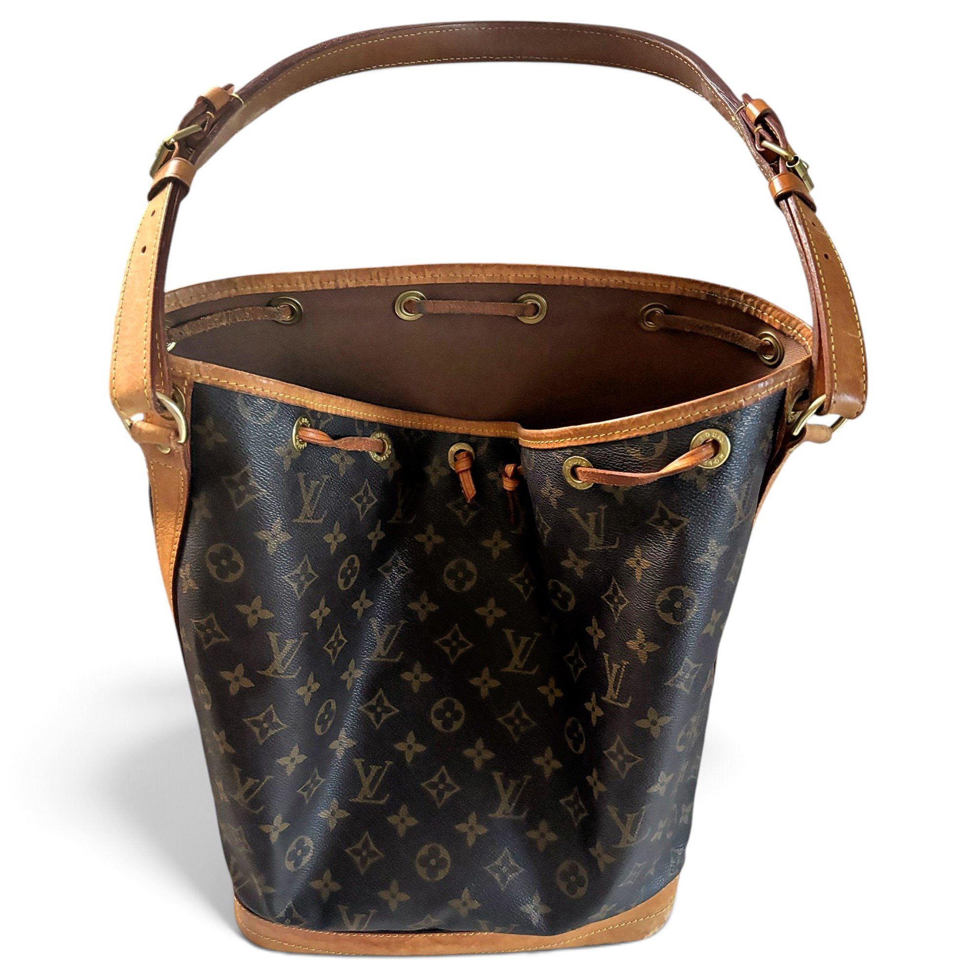 Noé leather handbag