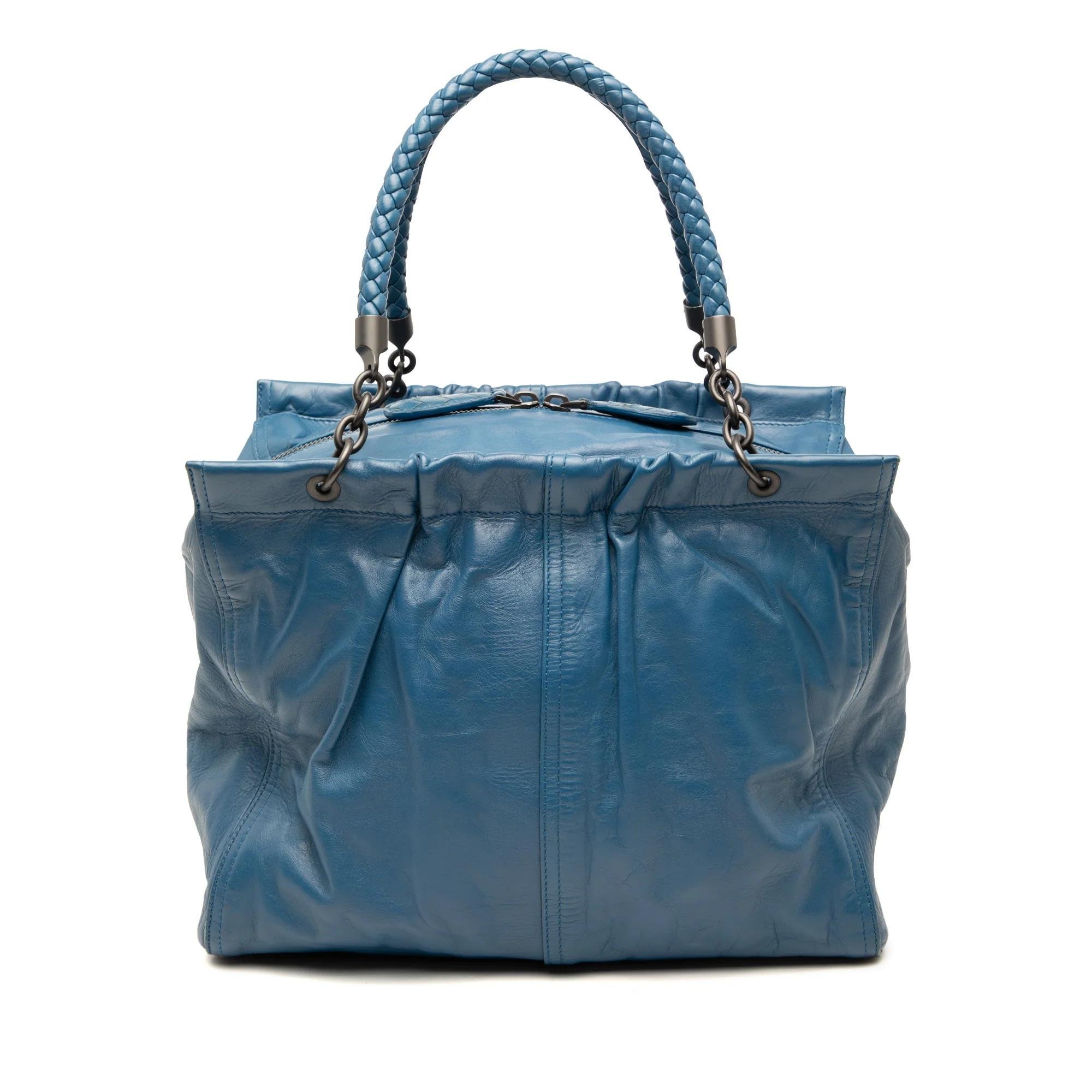 Veneta leather handbag