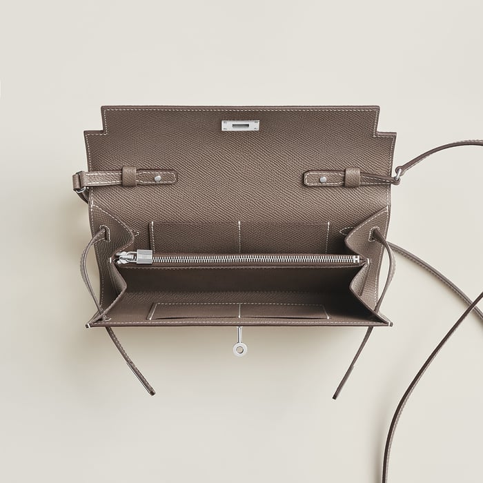 Étoupe Kelly Classique to Go Wallet