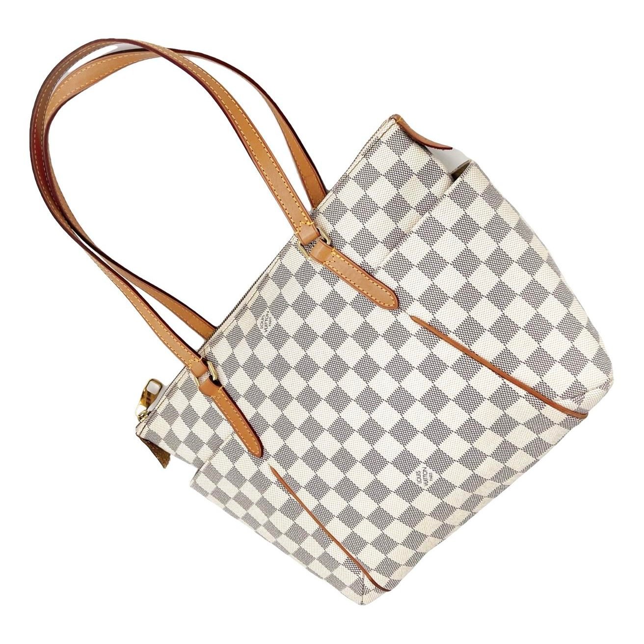 Totally leather tote