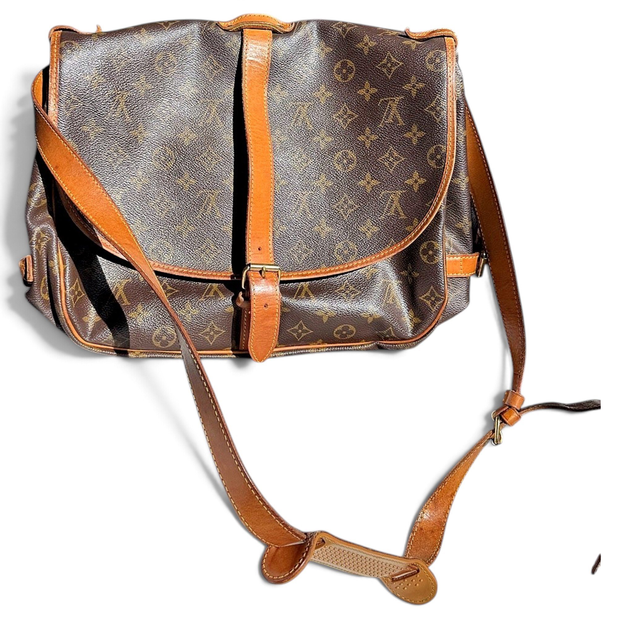 Louis Vuitton Saumur leather crossbody bag
