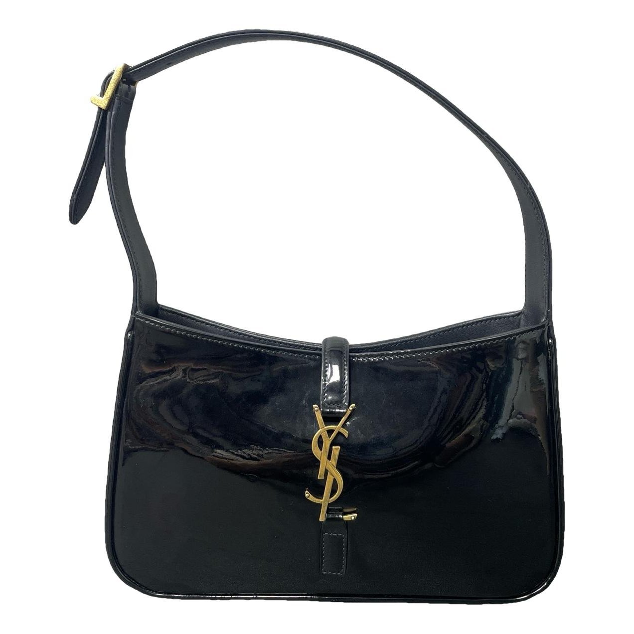 Le 5 à 7 patent leather handbag