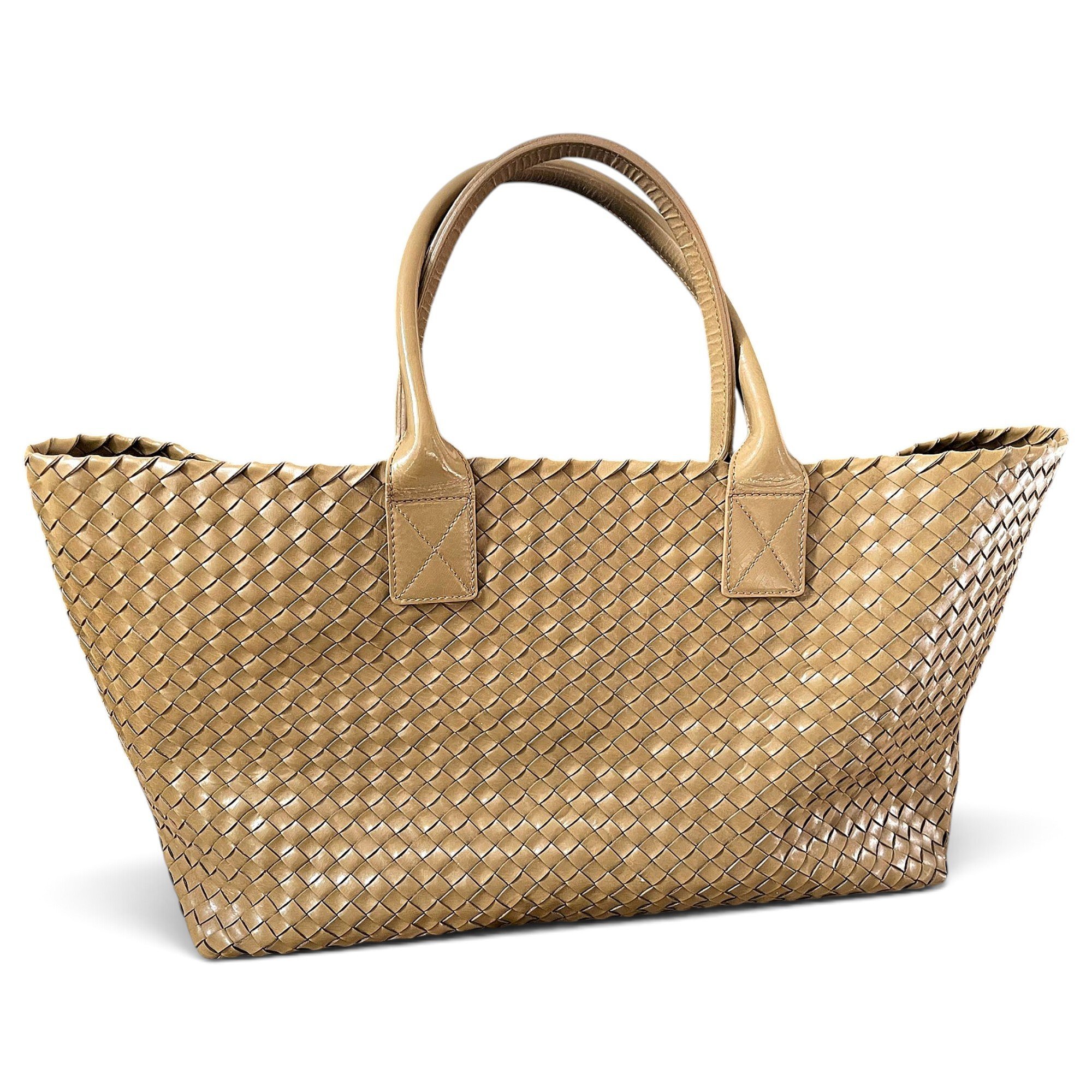 Cabat patent leather handbag