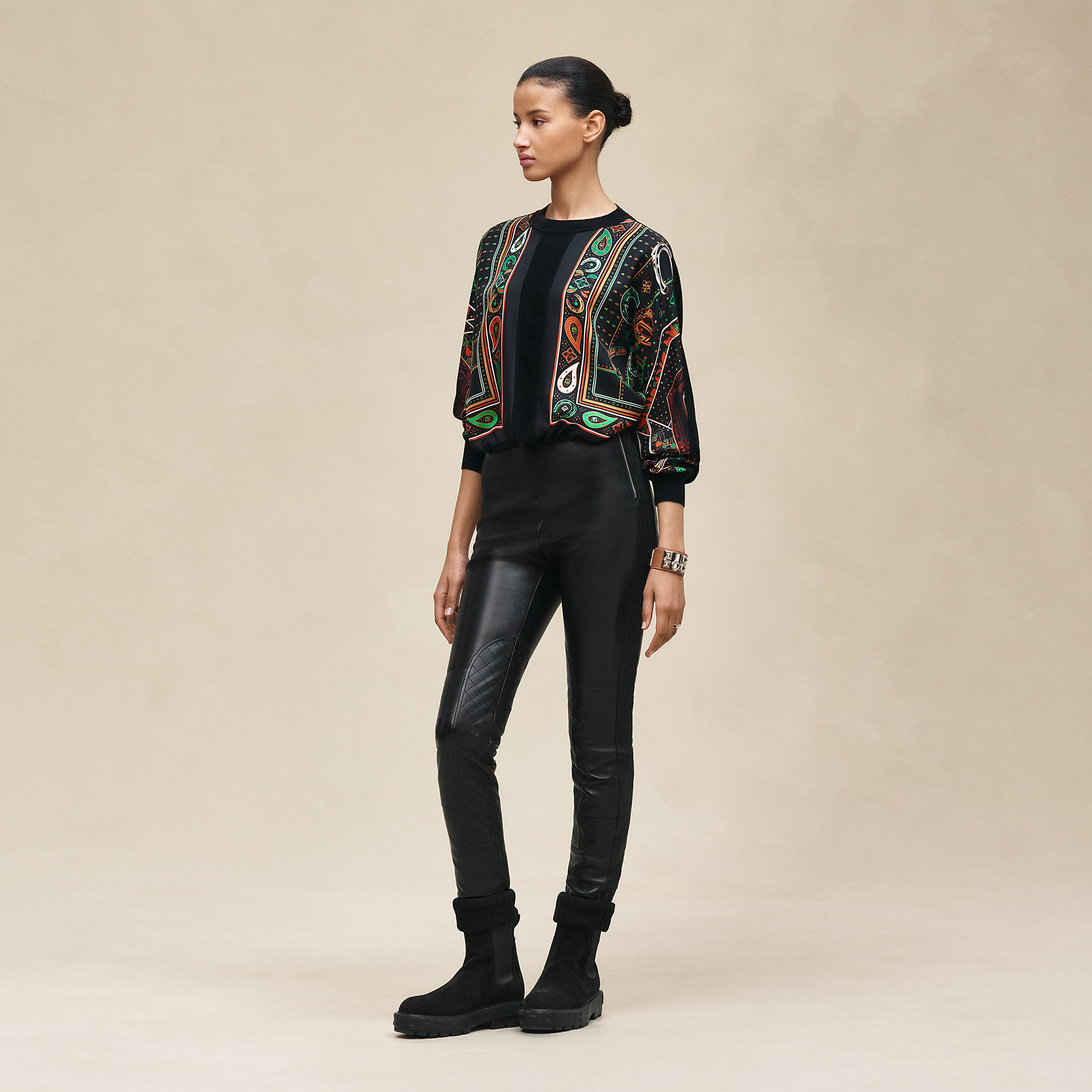 "Porte-Bonheur Bandana" long-sleeve sweater