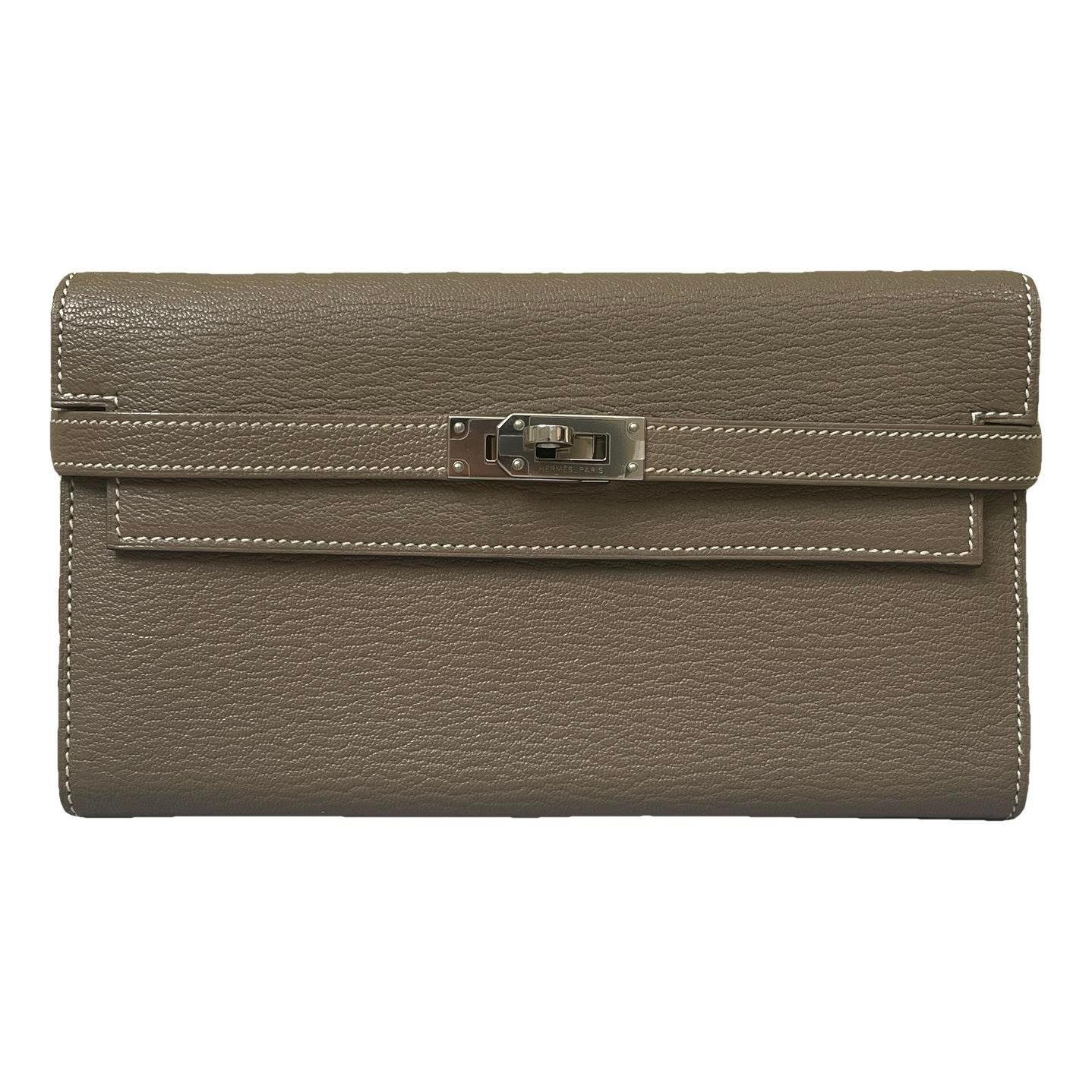 Kelly to go leather clutch bag