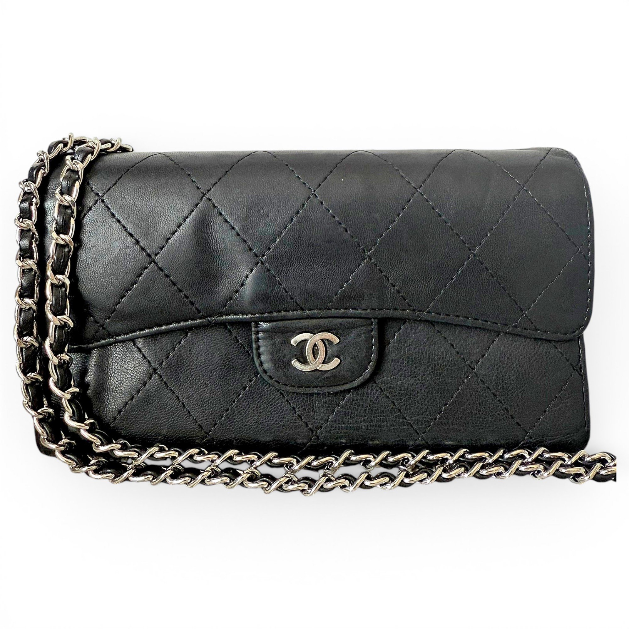 Wallet On Chain Timeless/Classique leather crossbody bag