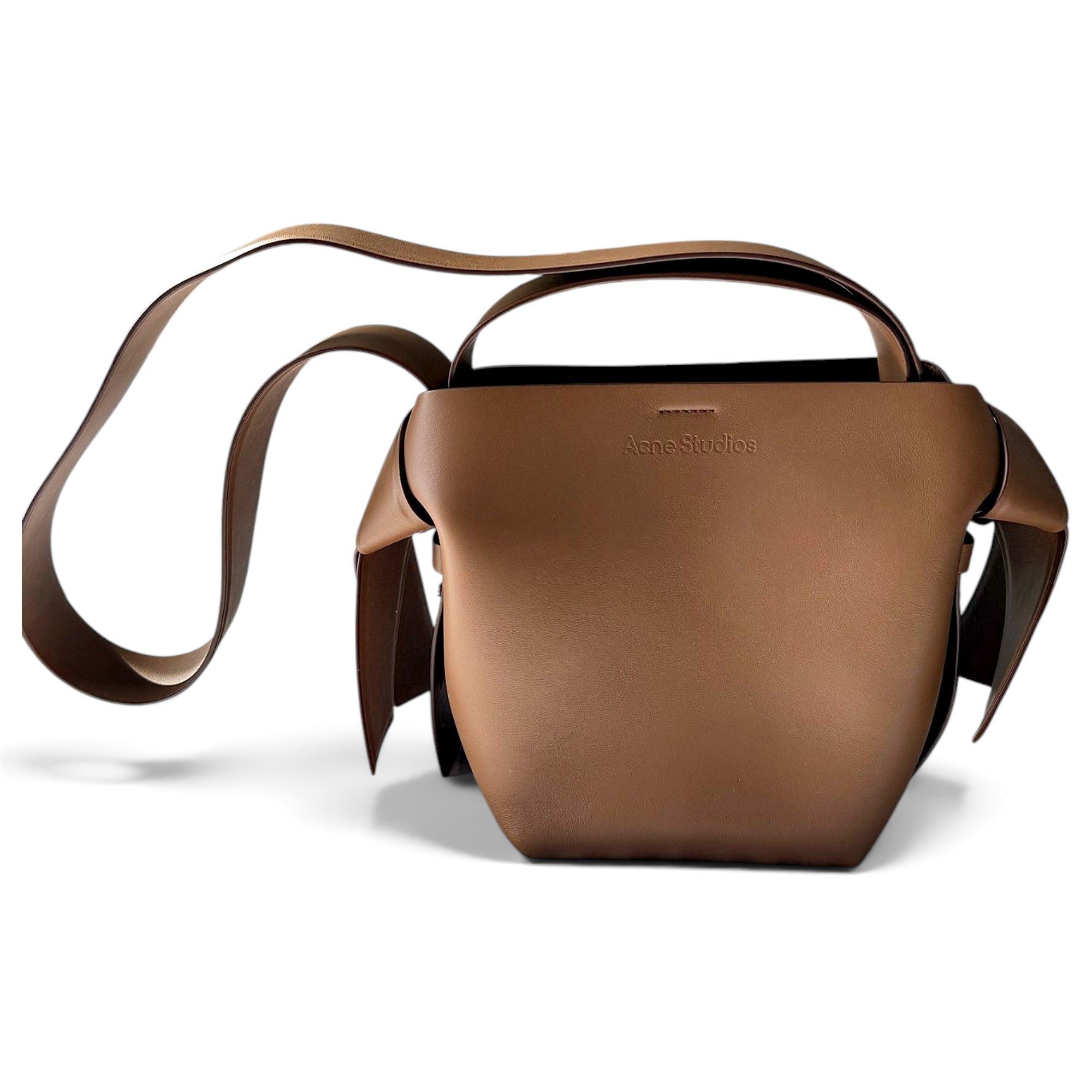 Musubi leather handbag