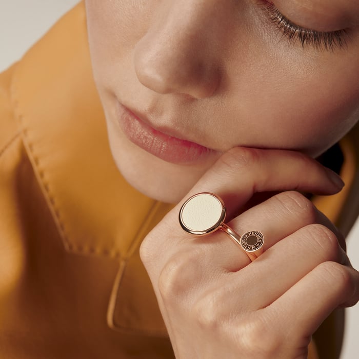 Noir Cor Ring