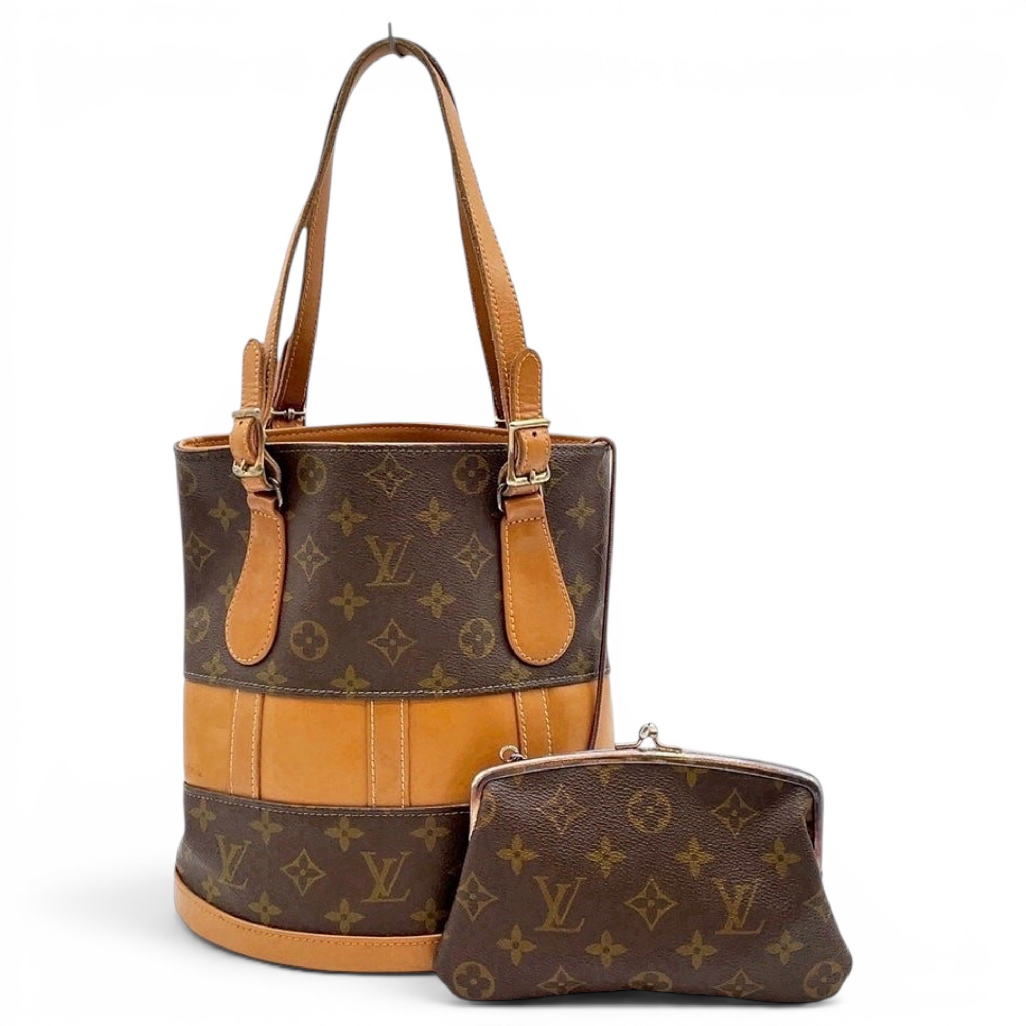 Bucket leather tote