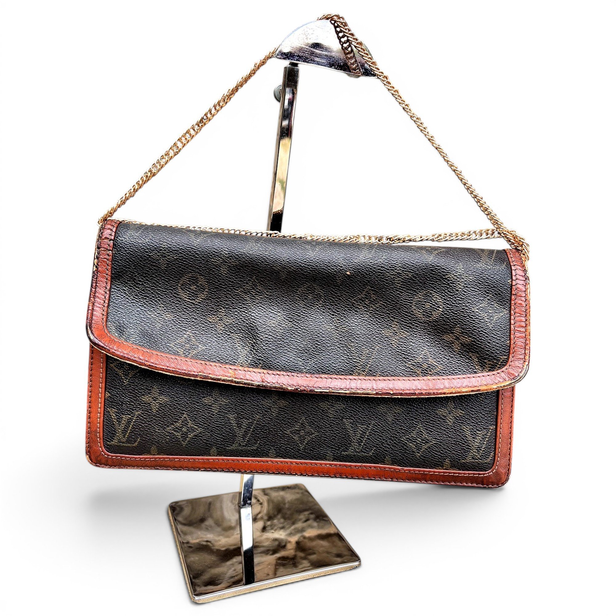 Leather clutch bag