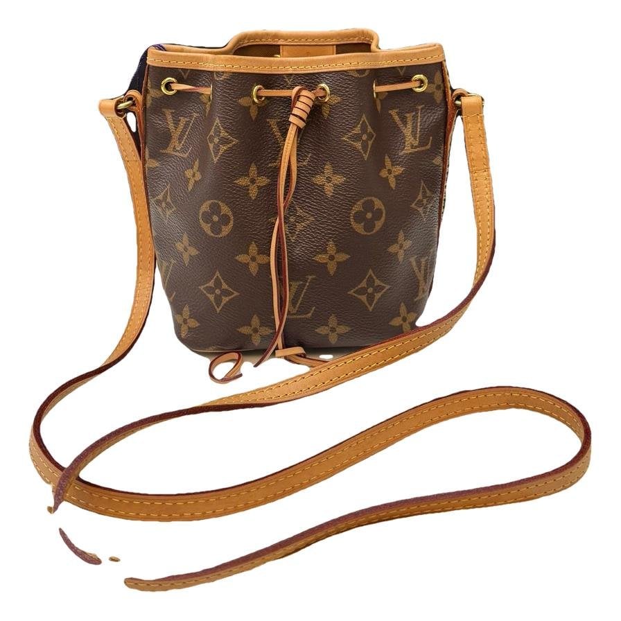 Nano Noé leather handbag