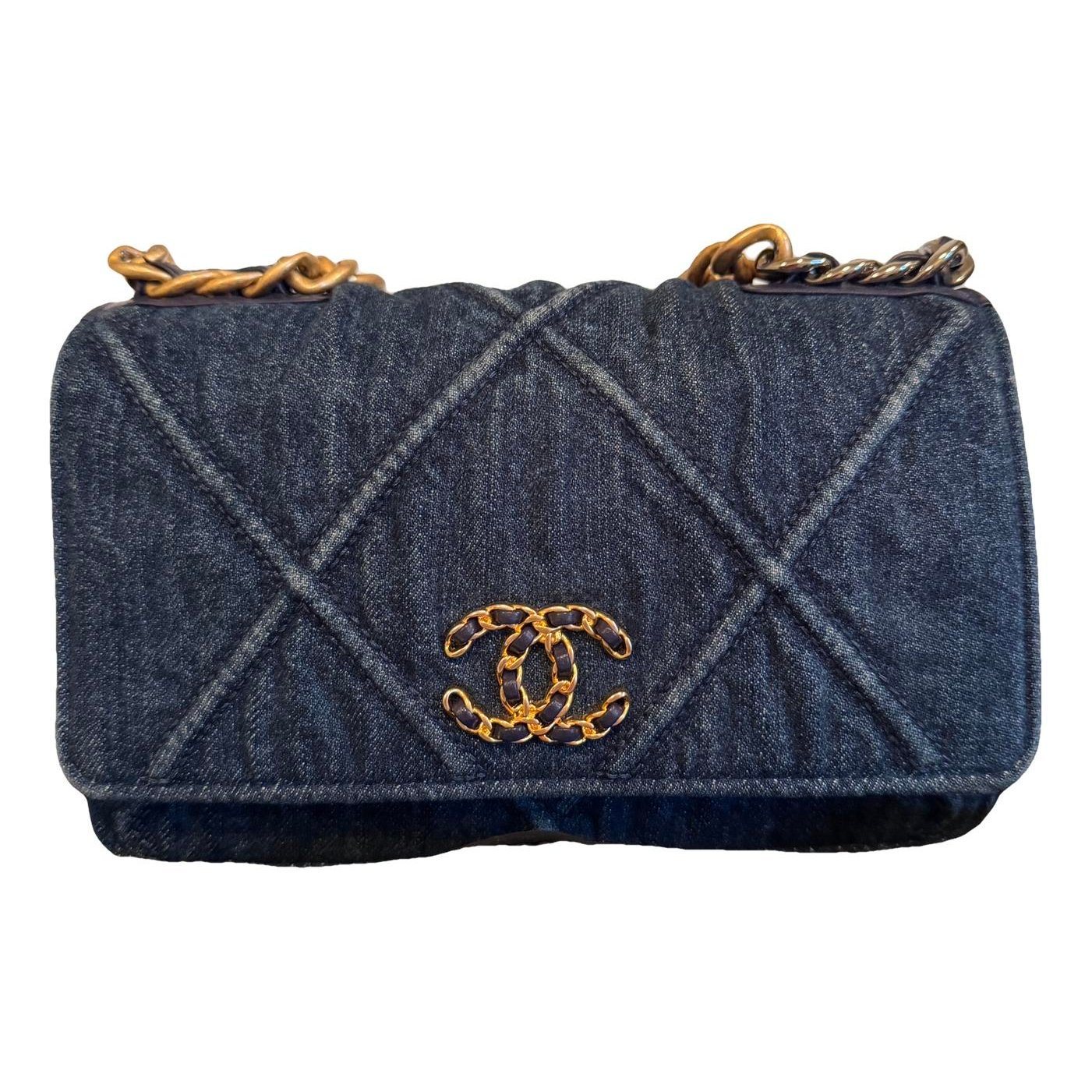 Chanel 19 handbag