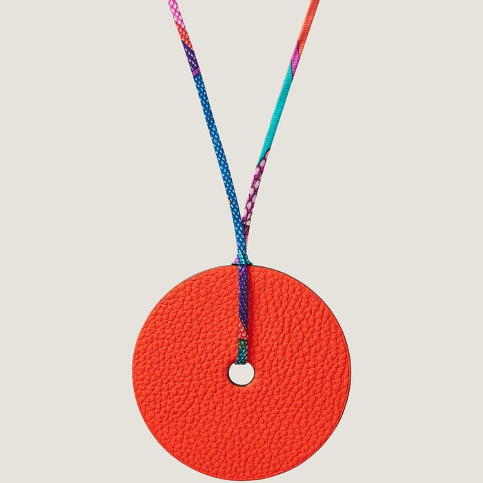 Random Round Pendant GM