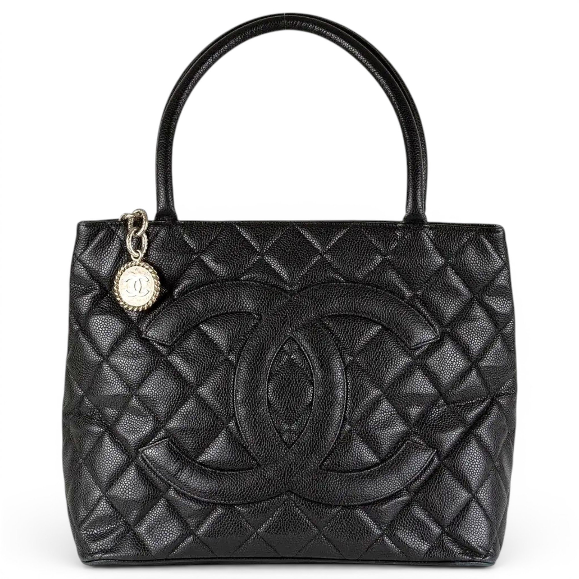 Médaillon leather tote