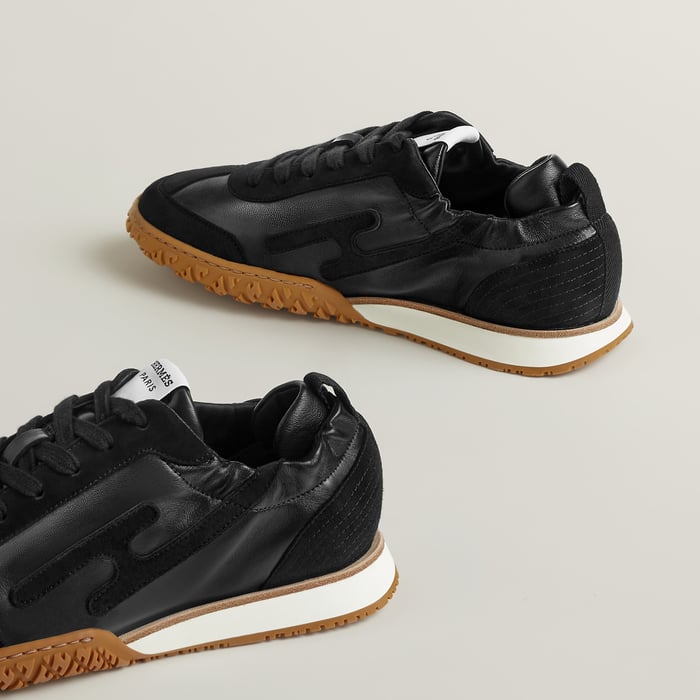 Noir Jet Sneaker