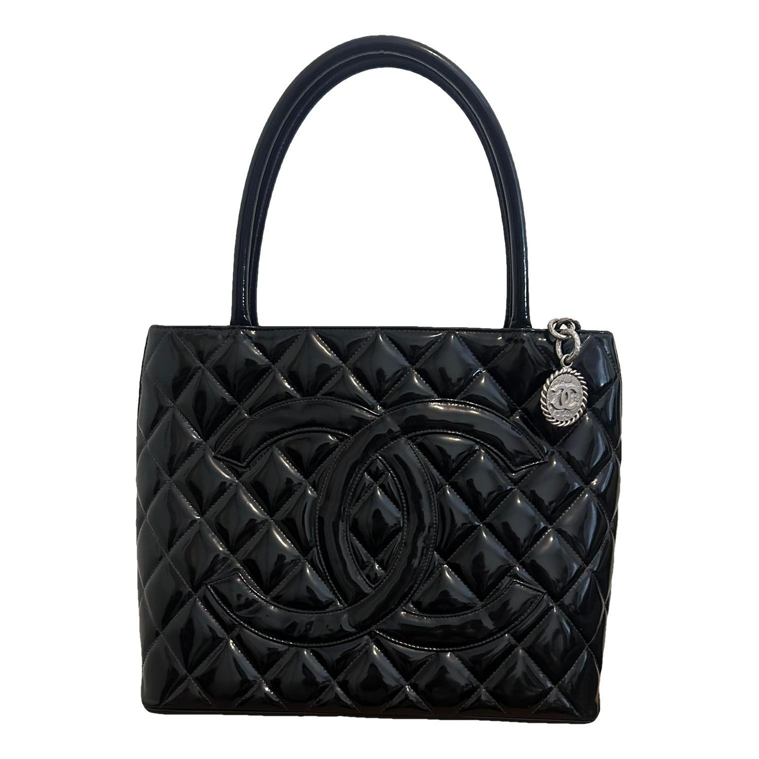 Médaillon leather tote