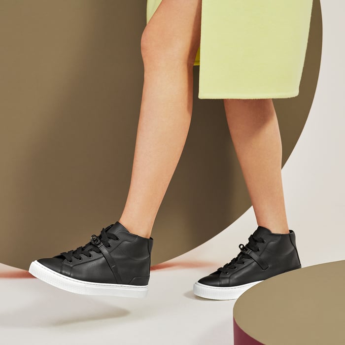 Noir Daydream Sneaker