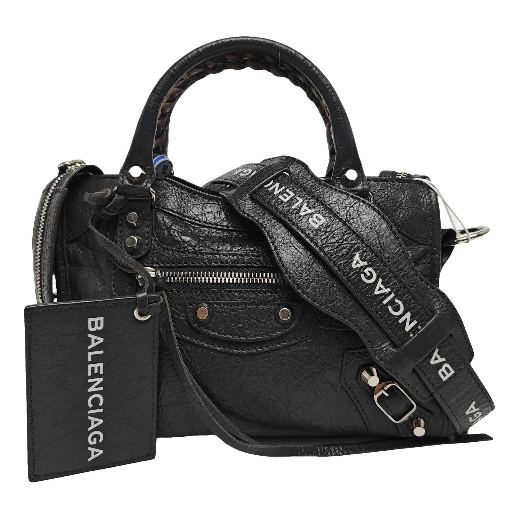City leather handbag