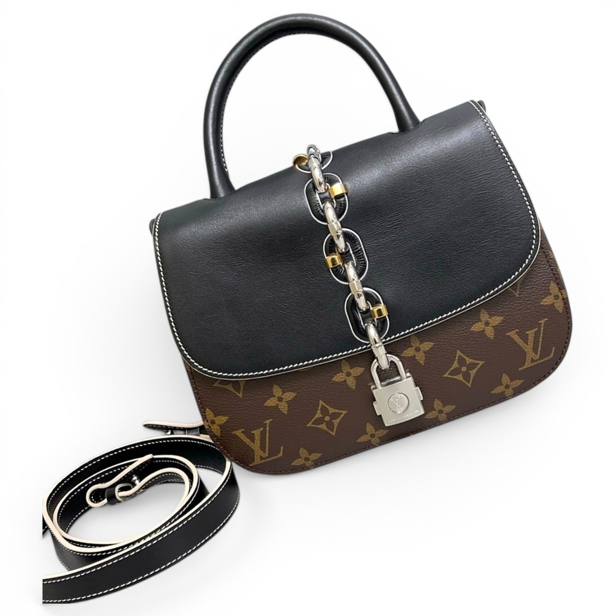 Chain It leather handbag