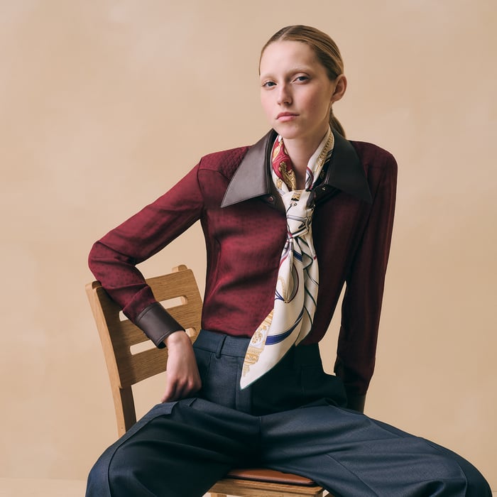 Stately Wheels Scarf 90
