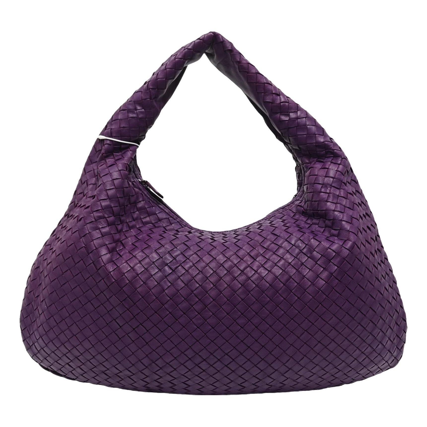 Veneta leather handbag
