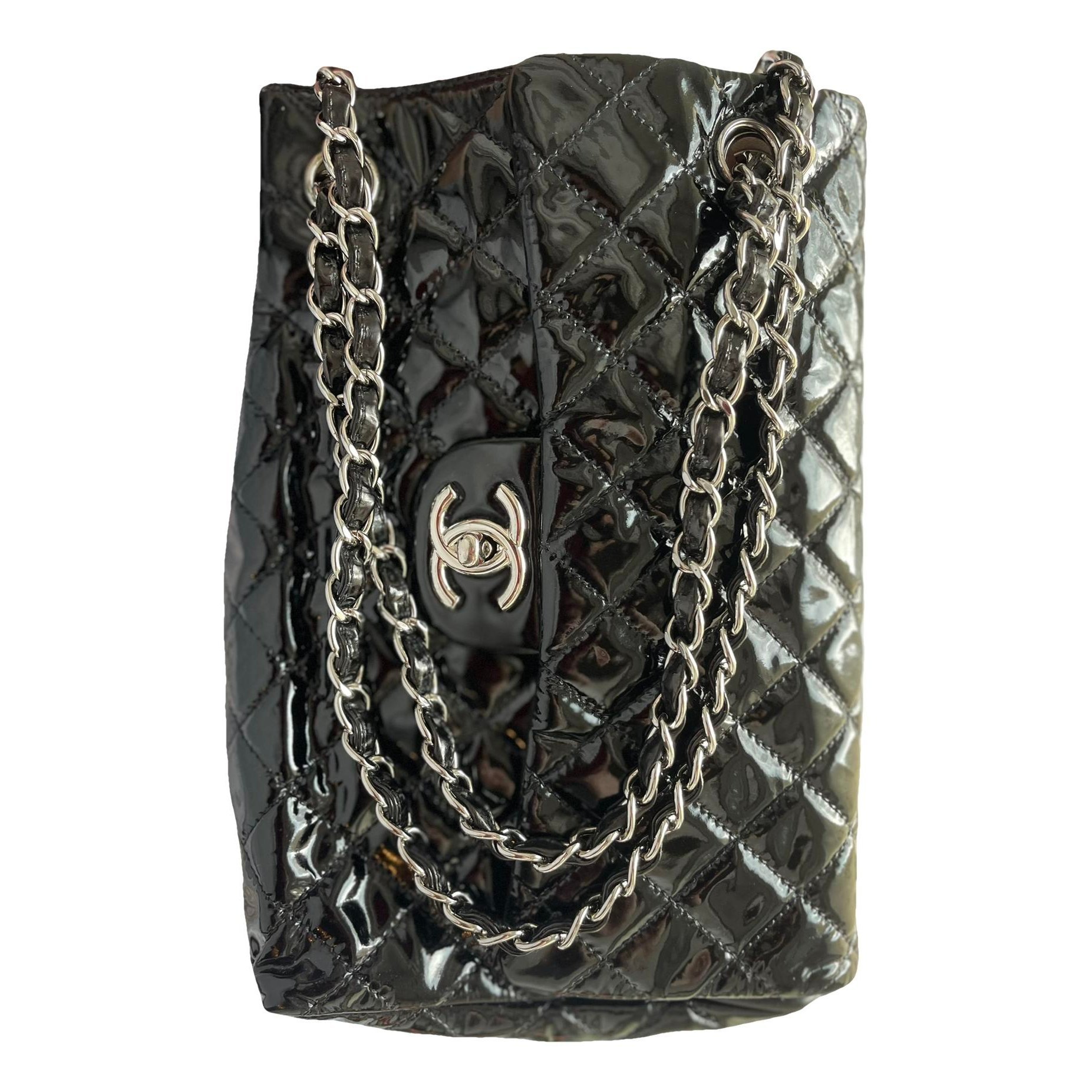 Timeless/Classique patent leather crossbody bag