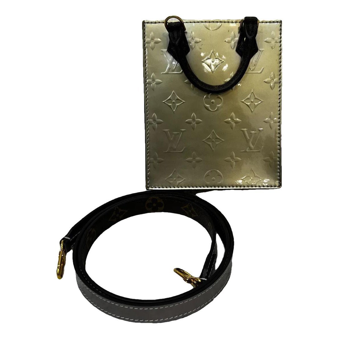 Plat patent leather crossbody bag