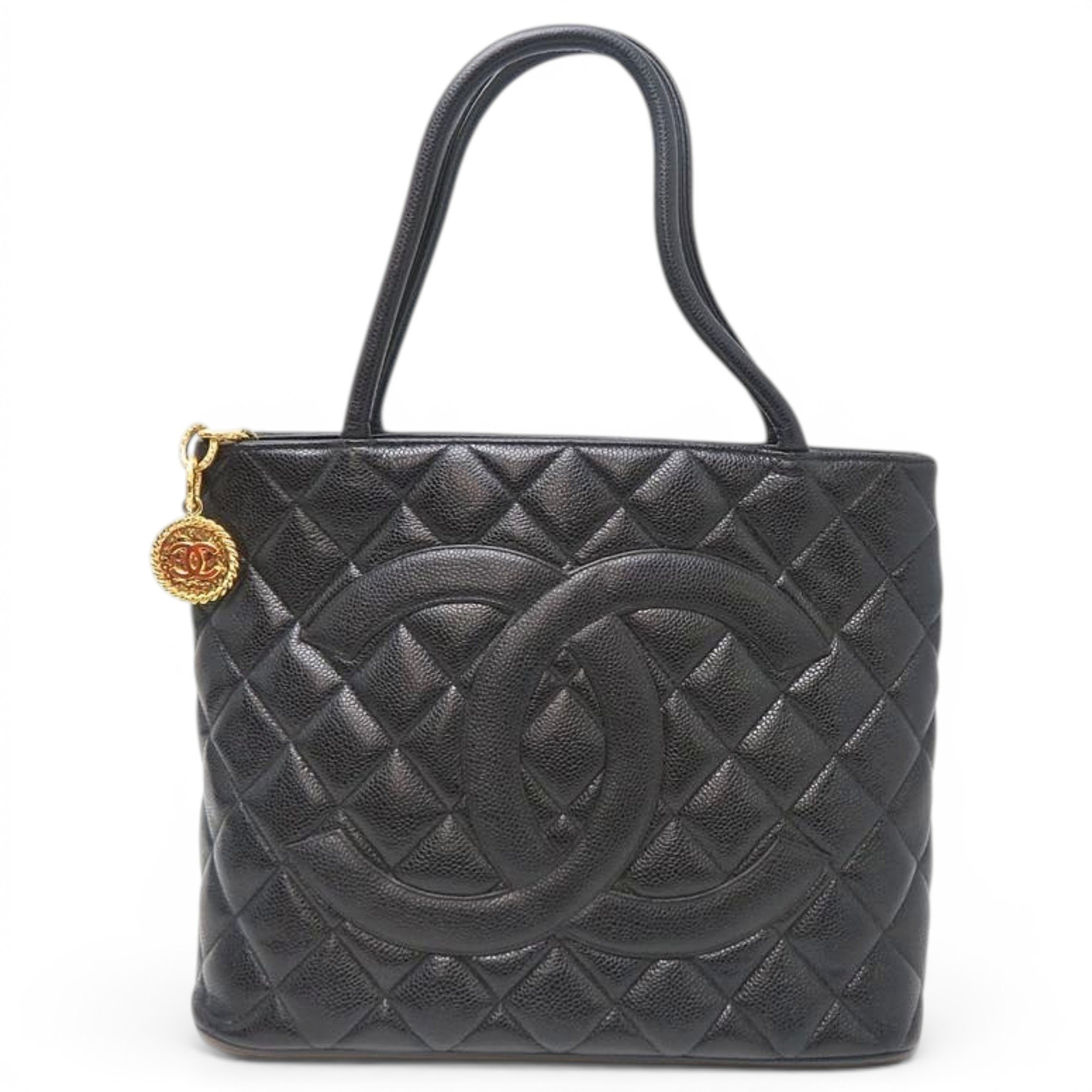 Médaillon leather tote
