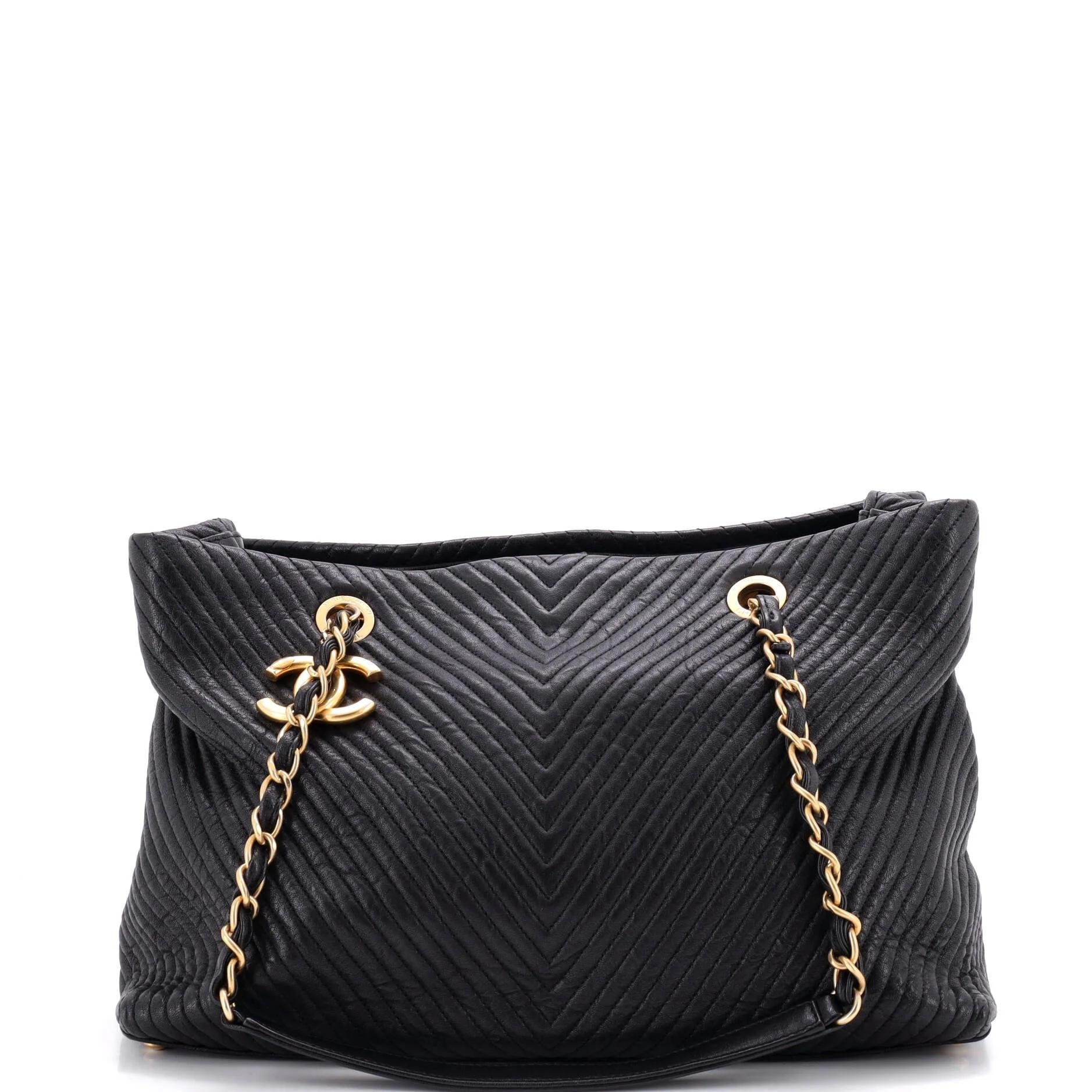 Médaillon leather tote