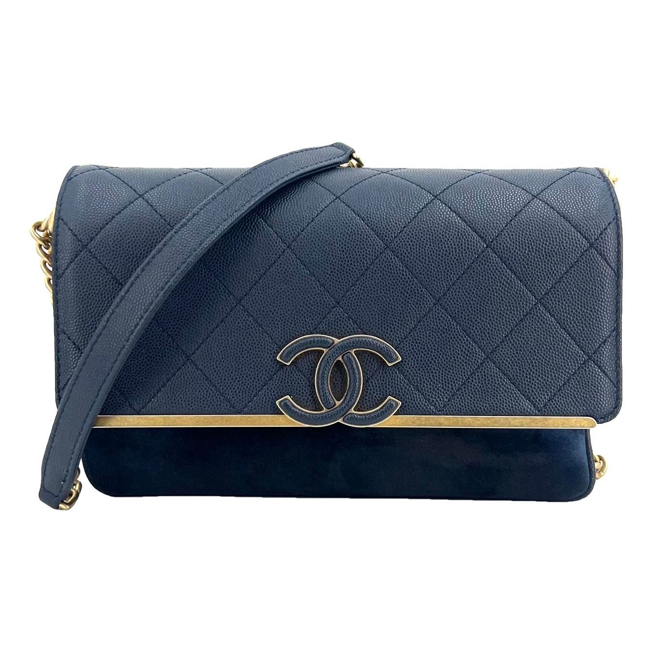 Business Affinity leather crossbody bag