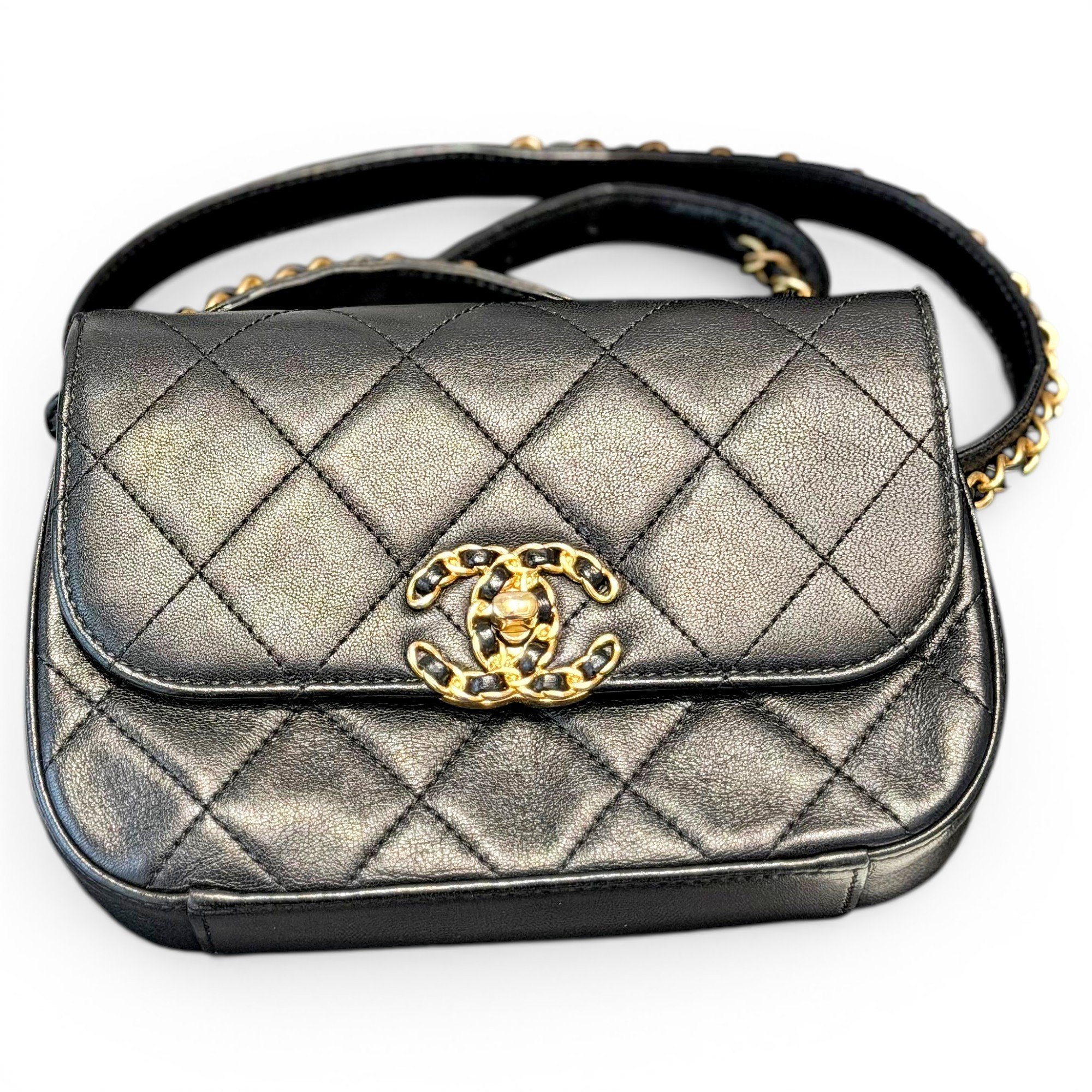 Chanel 19 leather crossbody bag