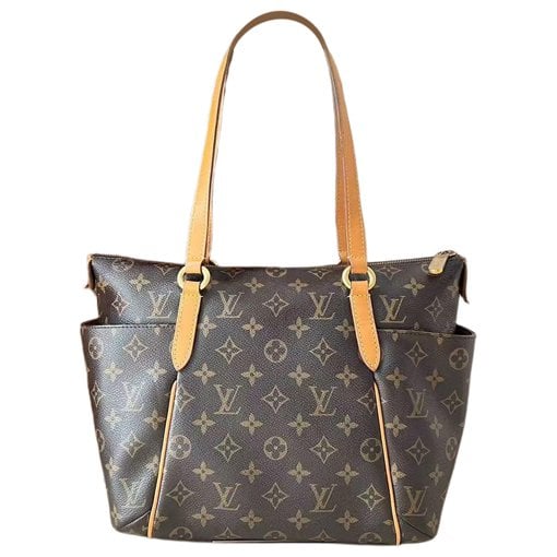 Totally leather handbag