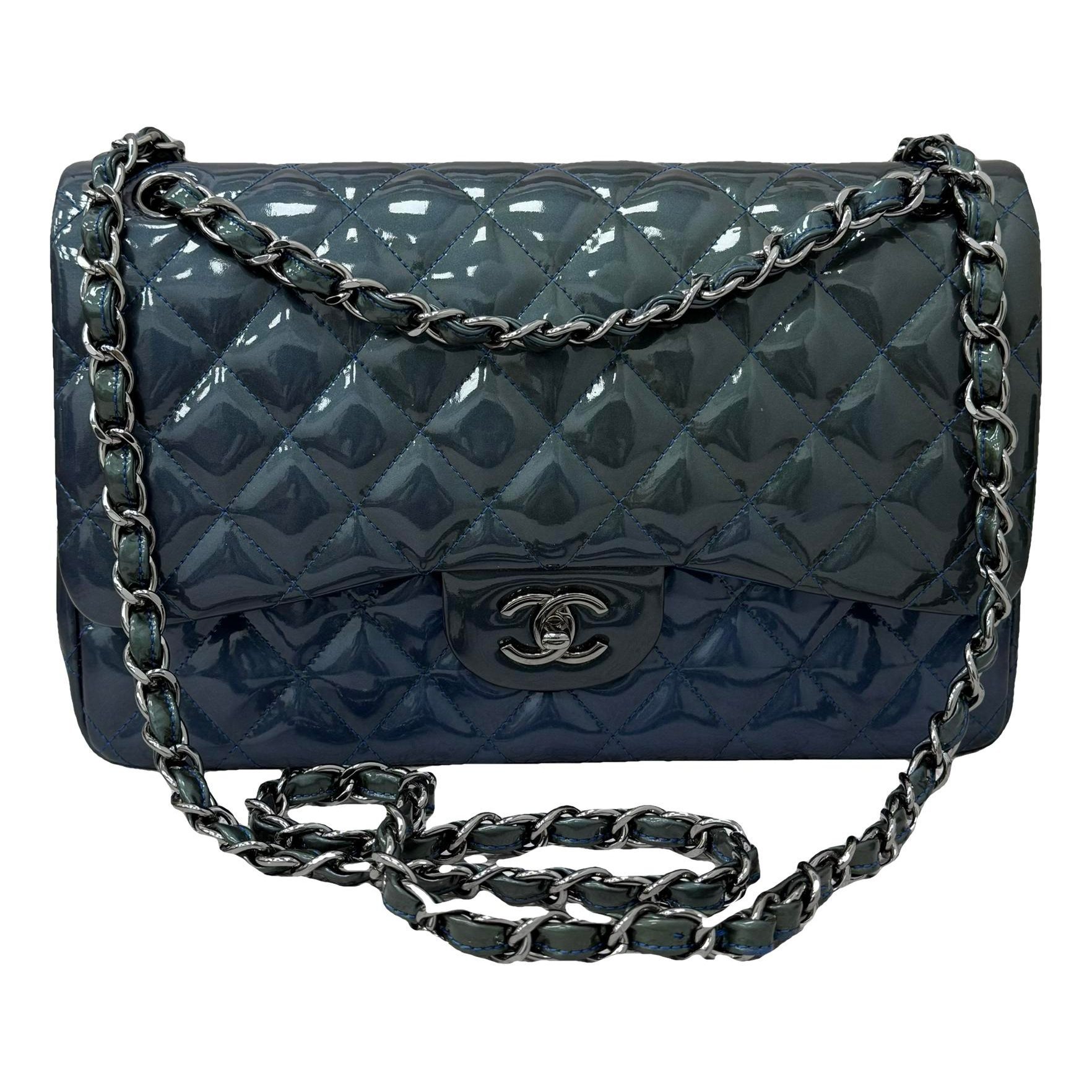 Timeless/Classique patent leather handbag