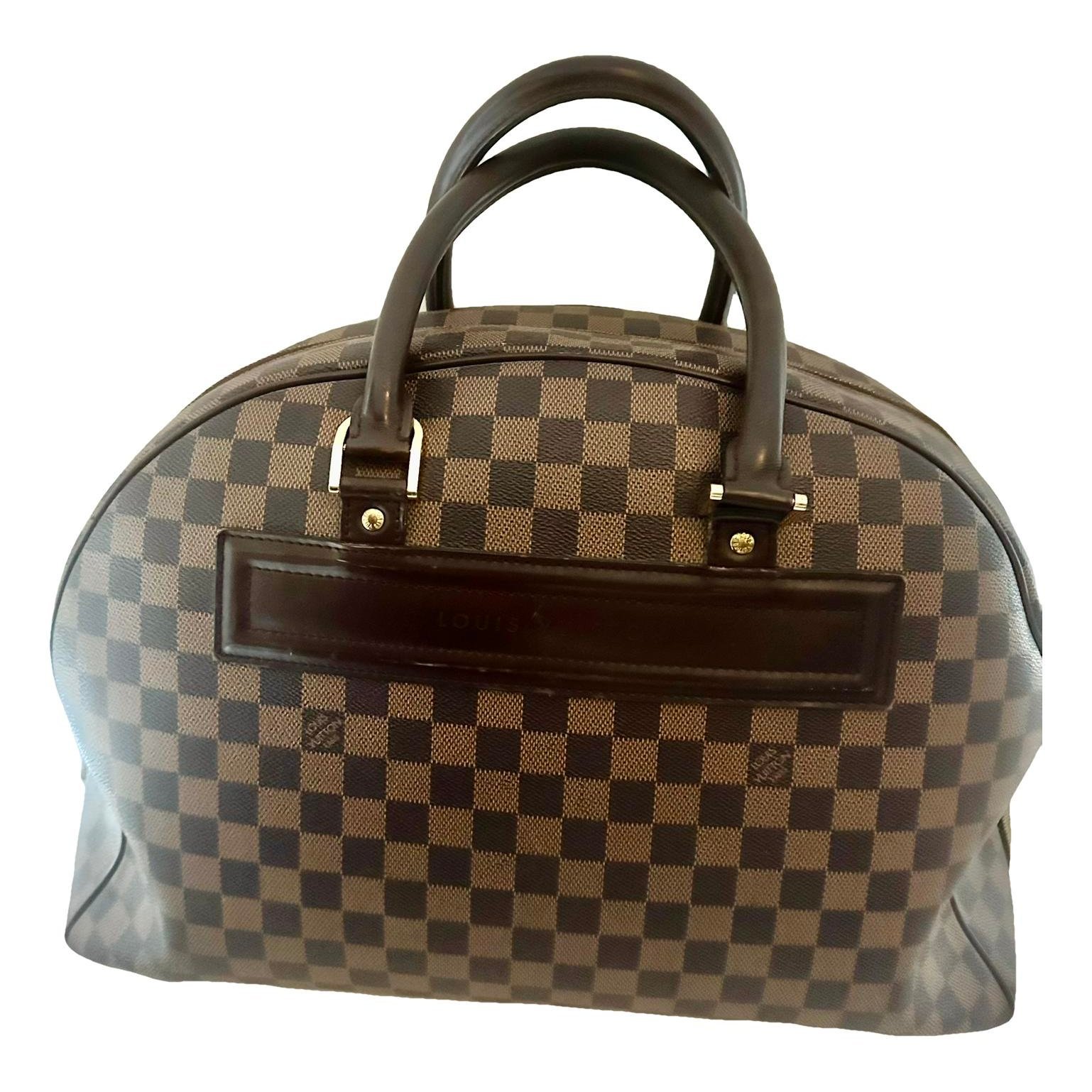 Leather travel bag