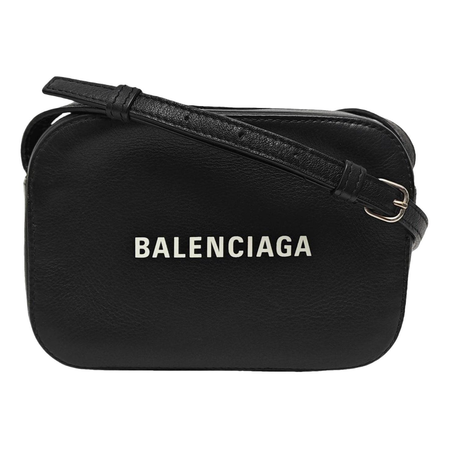 Everyday leather handbag
