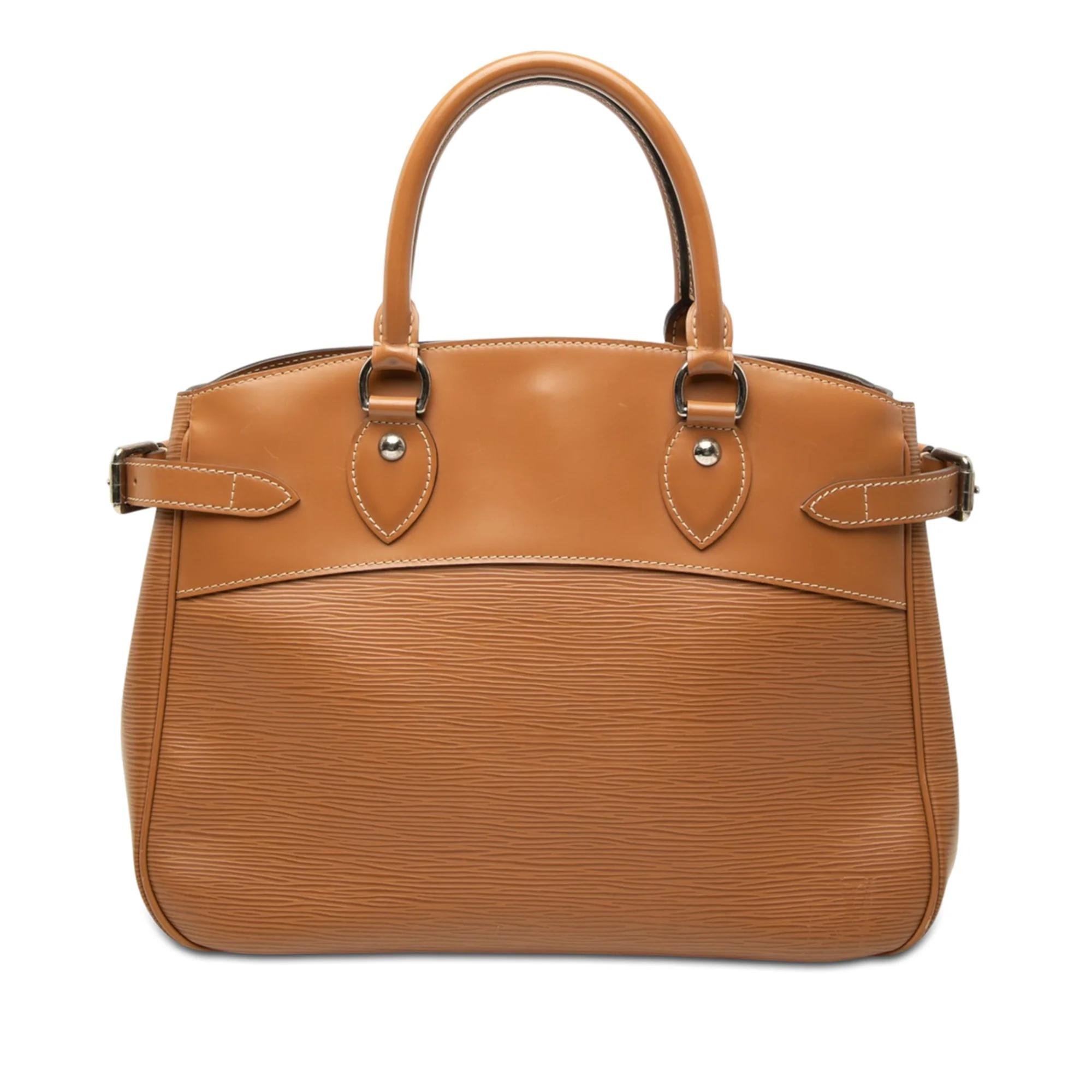 Passy leather handbag