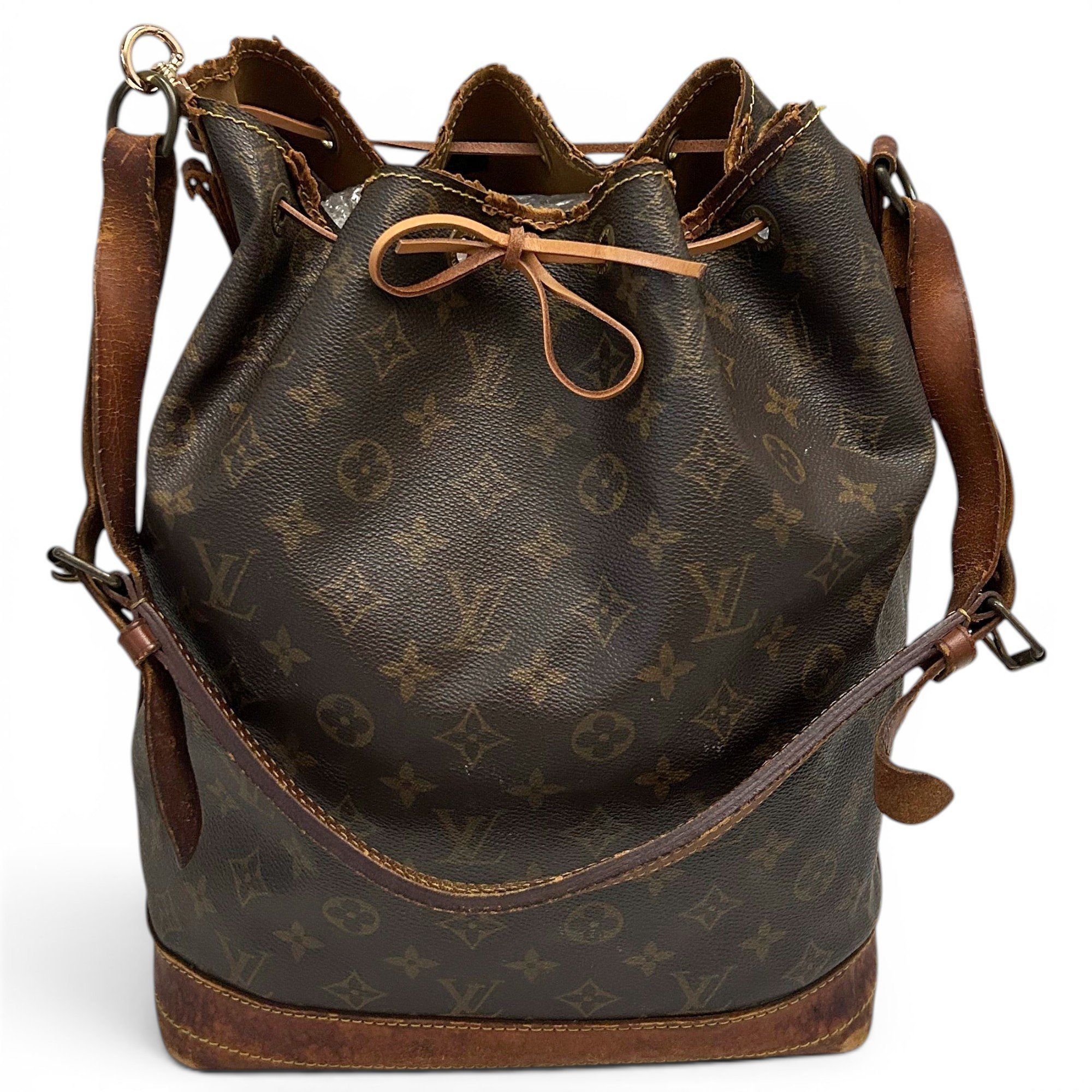 Noé leather handbag