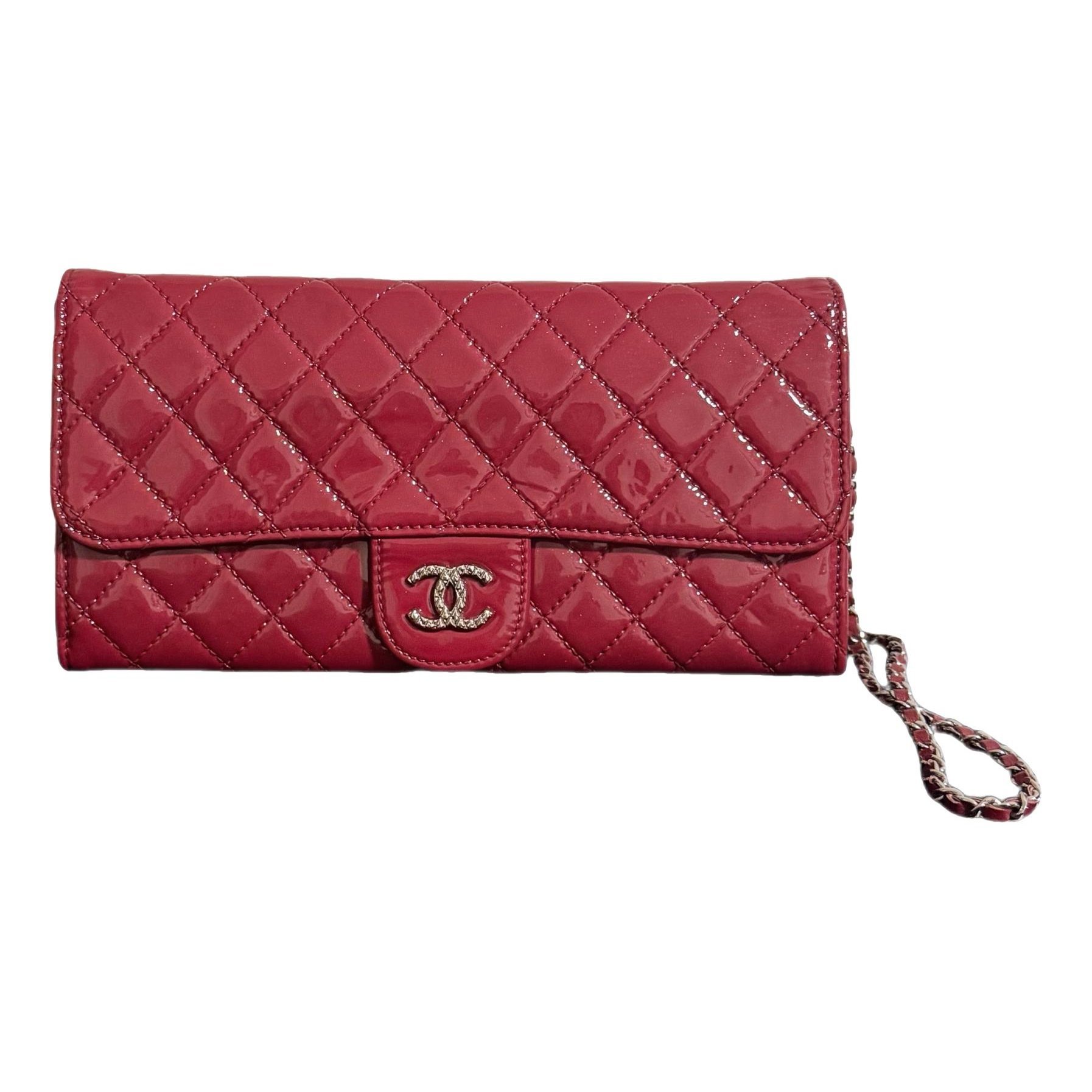 Timeless/Classique patent leather crossbody bag