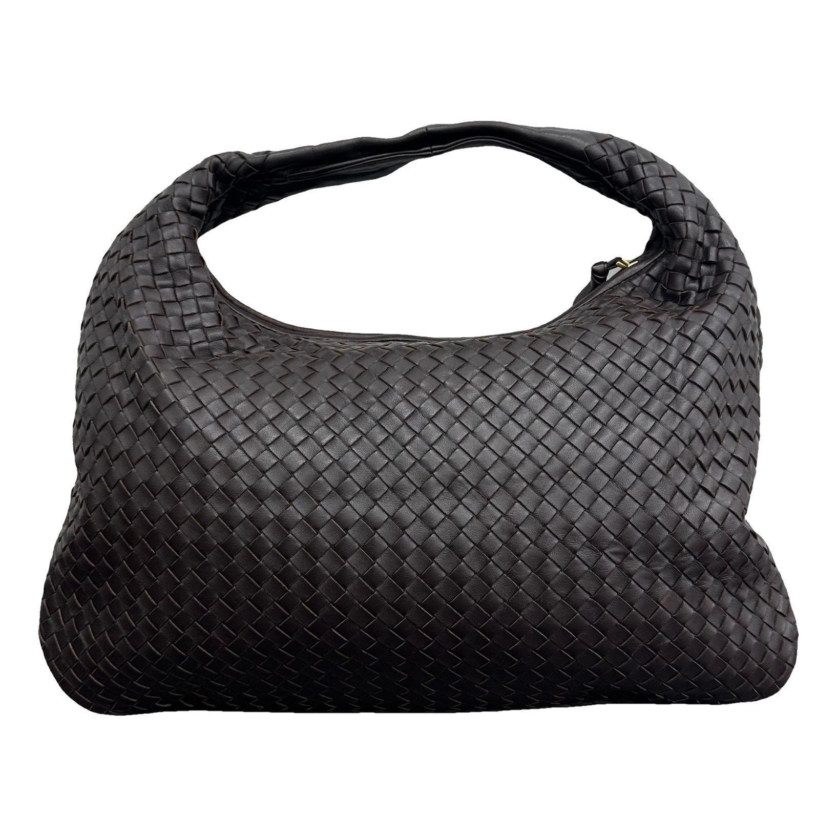 Veneta leather handbag
