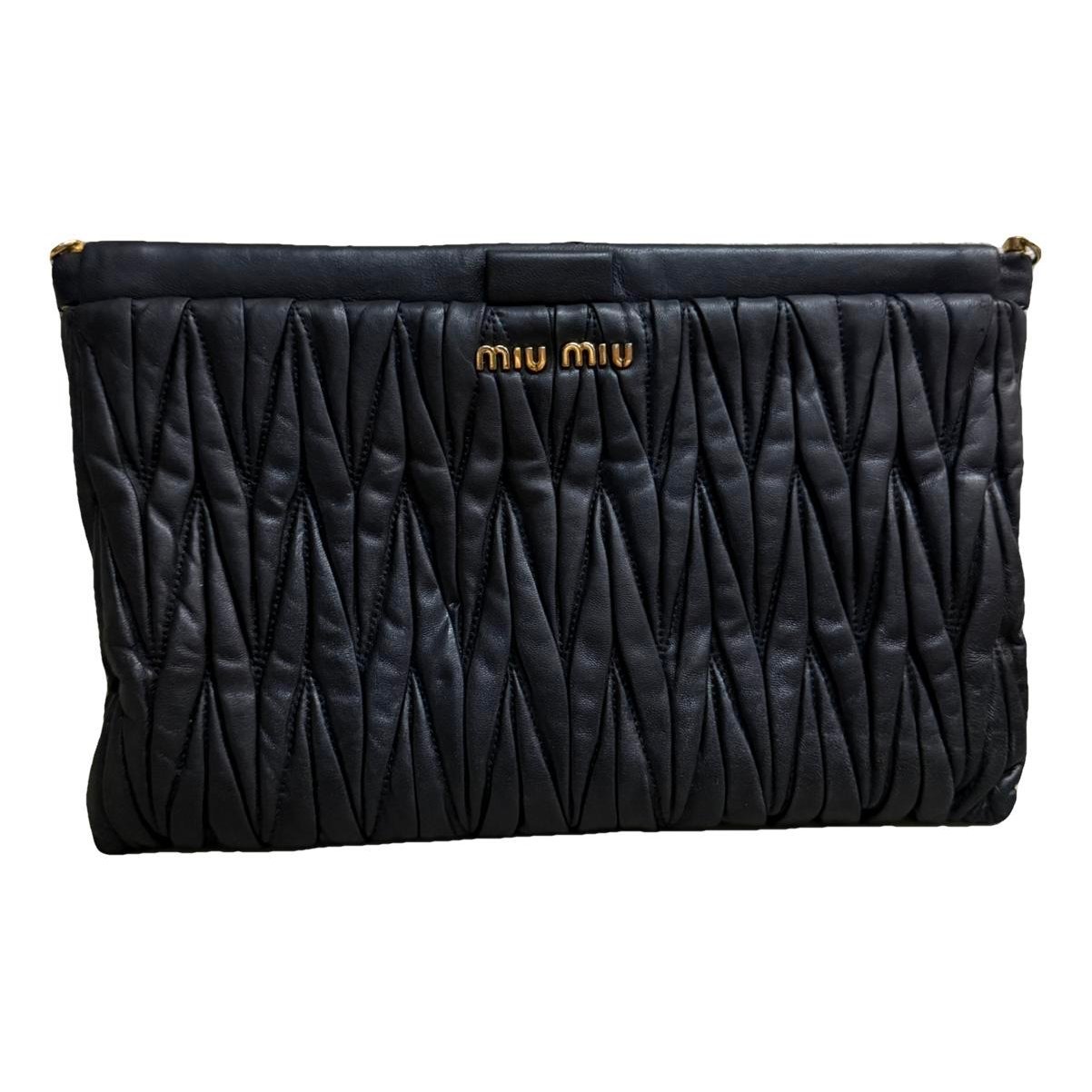 Matelassé leather handbag