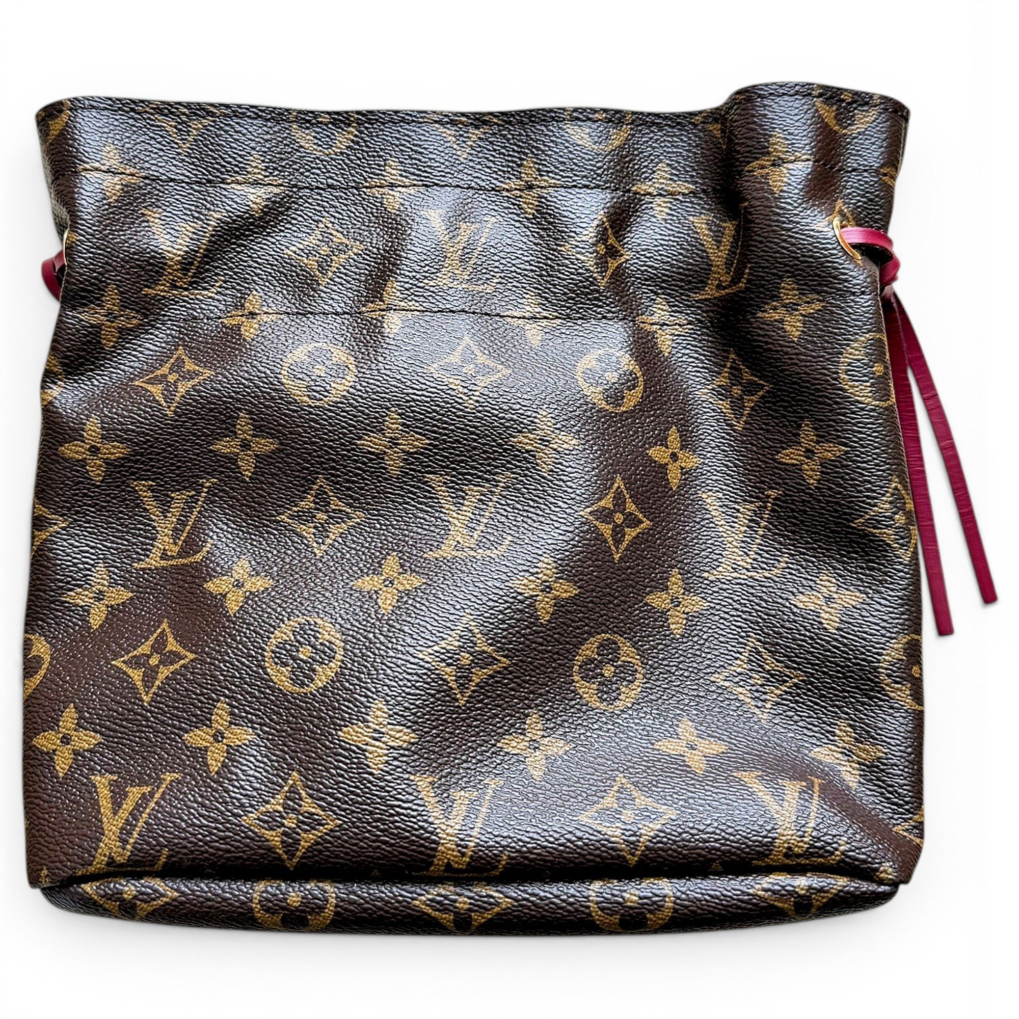 Louis Vuitton Noe leather clutch bag