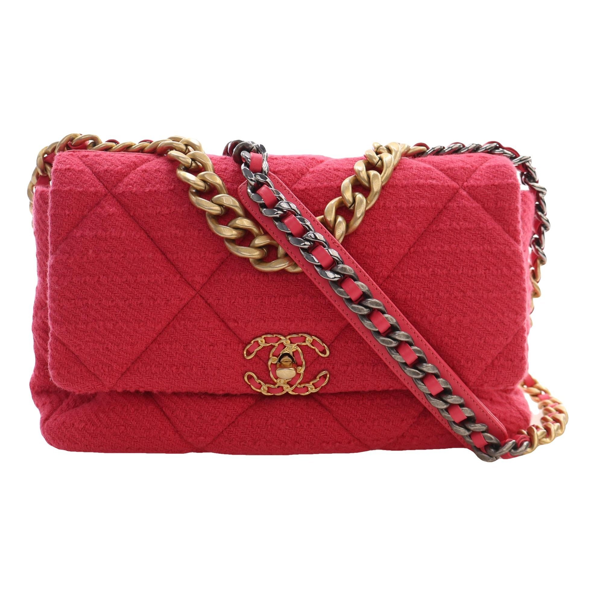 Chanel 19 tweed crossbody bag
