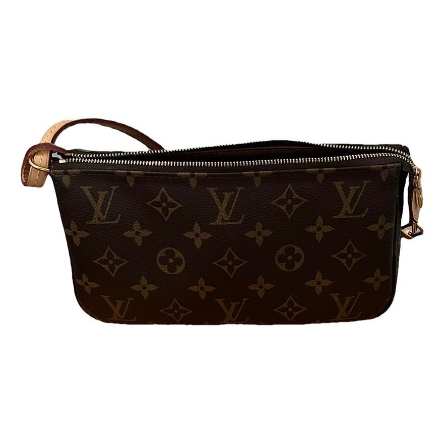 Pochette Accessoire patent leather handbag